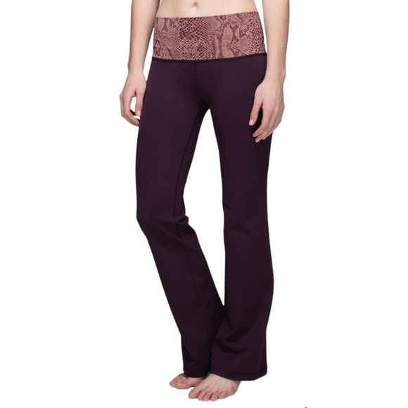 LULULEMON Groove Pant in Black Cherry / Desert Snake Bark Berry Multi - Picture 1 of 8